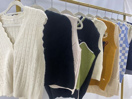 Various Sizes Second Hand Sweaters Vests Polyester Cotton Fashionable Slim Fit