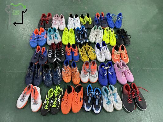 Mixed Styles Second Hand Football Shoes Chinese Branded Used Children Soccer Shoes