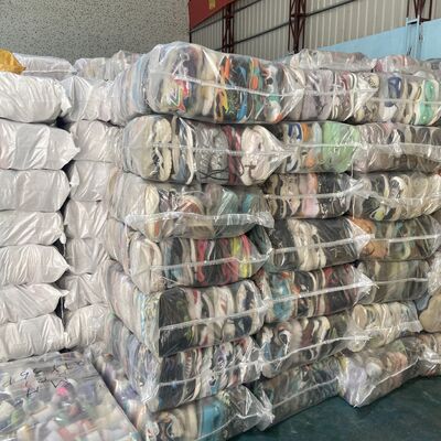 Kids Second Hand Football Shoes Wholesale Grade Chinese Branded Old Soccer Shoes