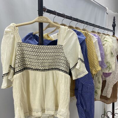 Wholesale Second Hand Women's Crop Tops Mixed Style Short Tops Cold Shoulder Summer No Stains All Seasons Ukay Bales High