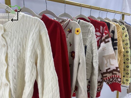 Wholesale Second Hand Polyester/Cotton Velvet Thick Sweater for Summer Warm Button Casual Mixed Style & Color Used Clothes