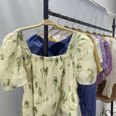 Wholesale Second Hand Women's Crop Tops Mixed Style Short Tops Cold Shoulder Summer No Stains All Seasons Ukay Bales High